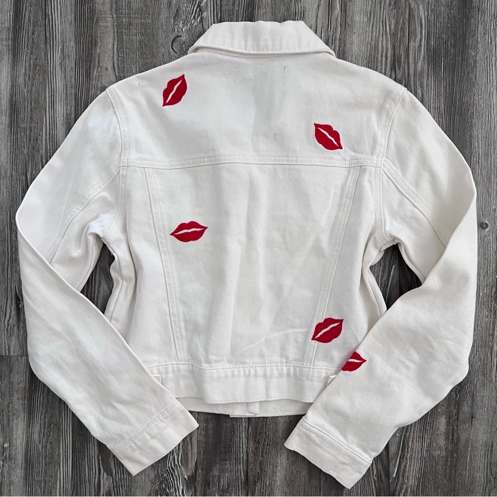 Forever 21 White Denim Jacket with Red Lips Embroidered - Picture 2 of 7